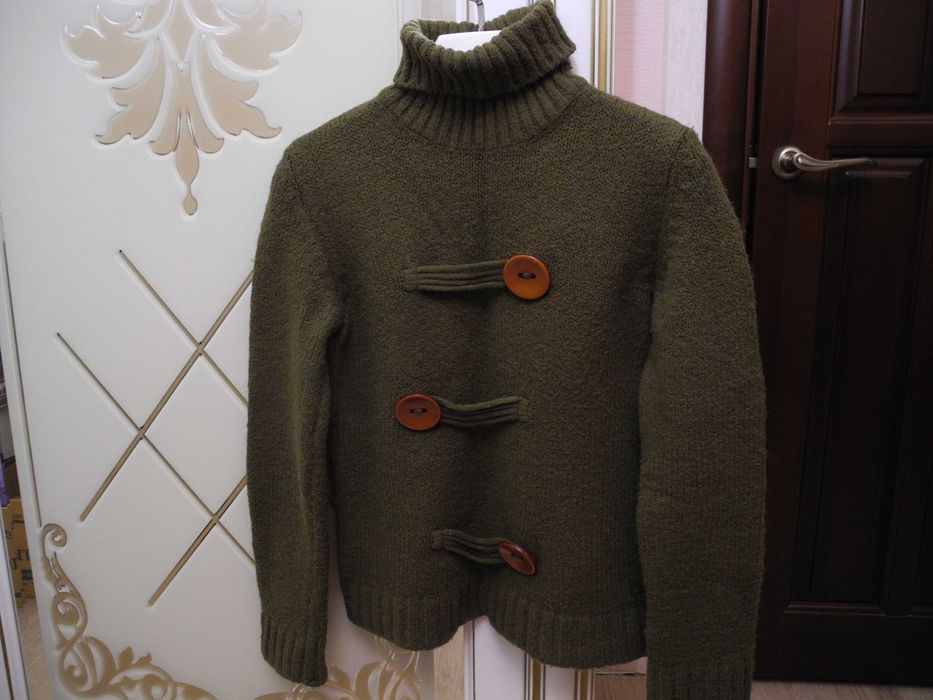 Свитер женский зеленый