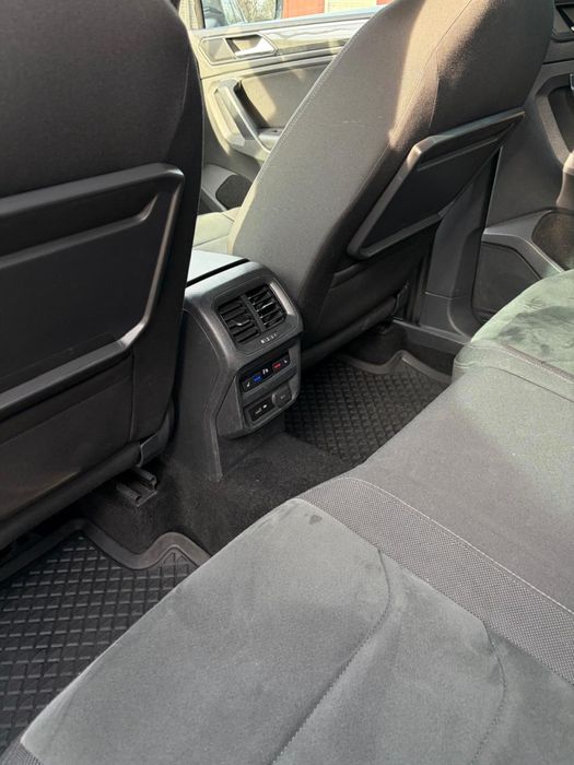 Продаж Volksvagen Tiguan 2.0 TSI AT ( 220 к.с.)  4Motion Торг