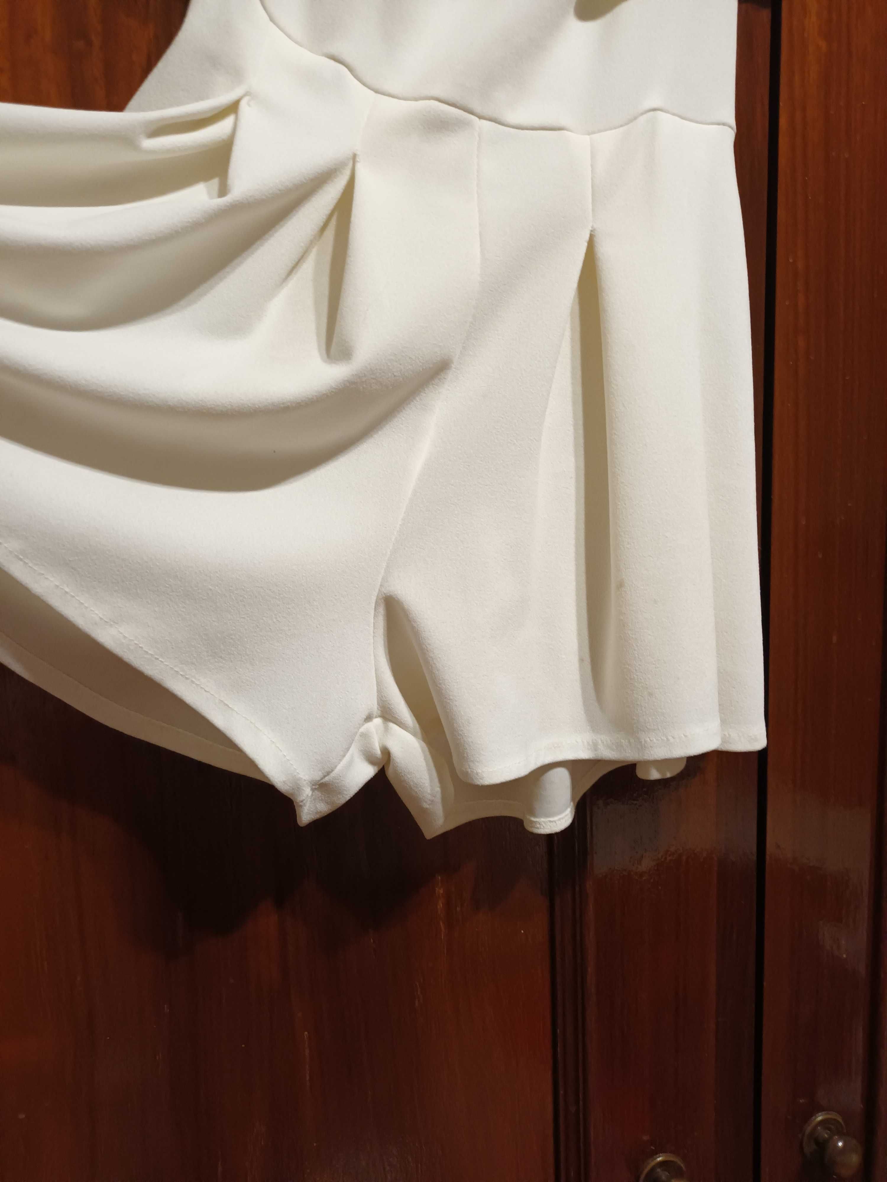 Vestido macacão.