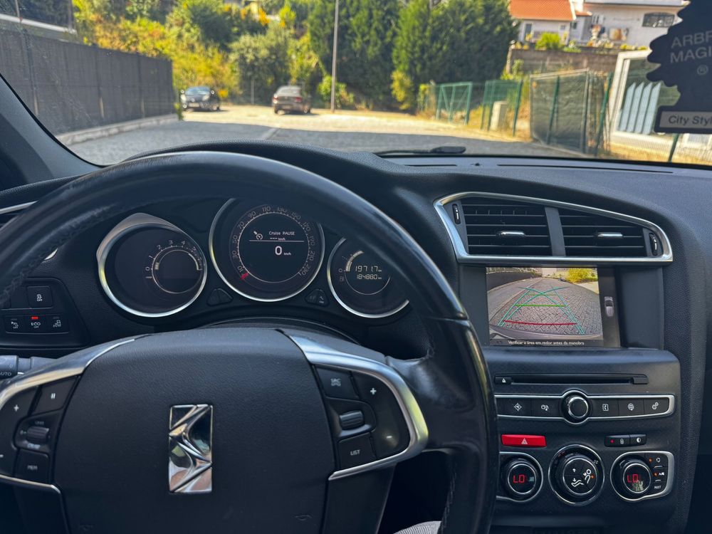 DS4 Gasóleo 2016 excelente estado