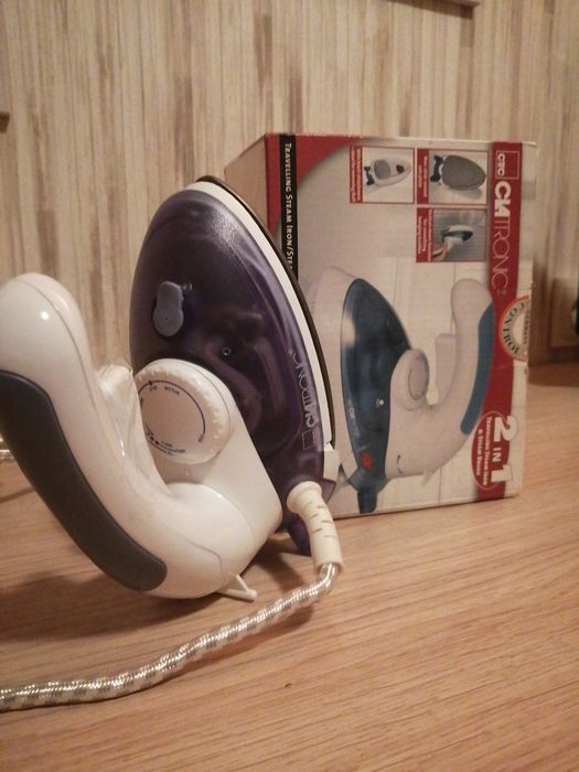 Паровой утюг  Clatronic