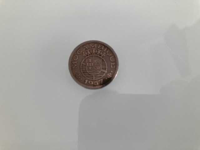 6 moedas  Moçambique, 50 centavos 1957 e 1973, 20 centavos 1961 e 1973