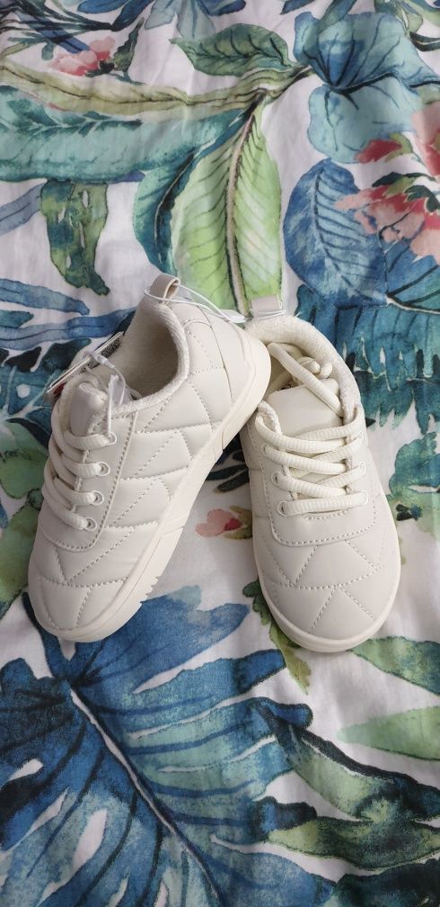 Nowe Zara 24 pikowane buty trampki wiosenne jesienne tenisówki