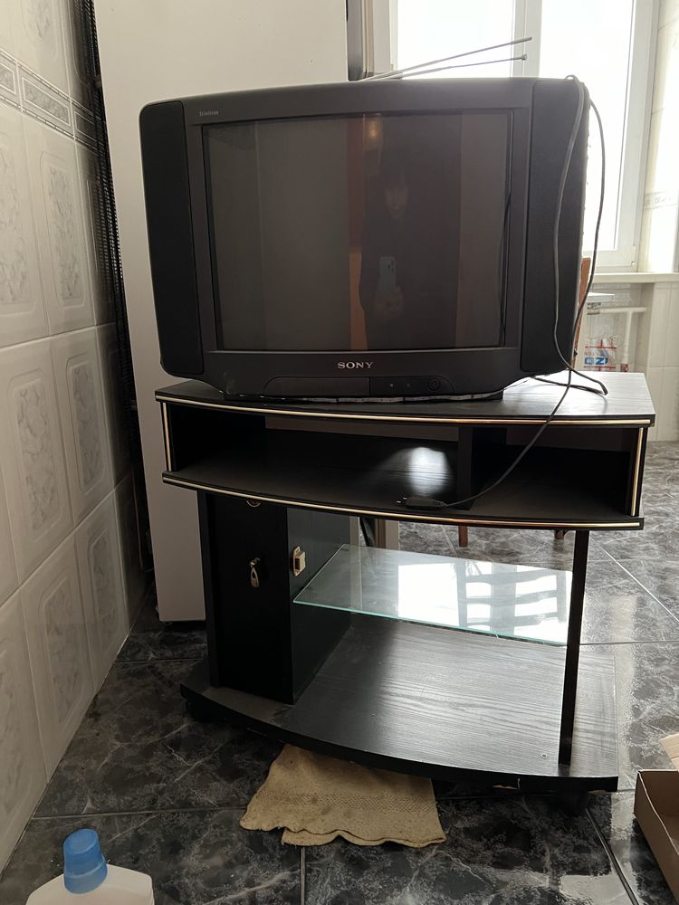Продається телевізор SONY model no KV-21C1R