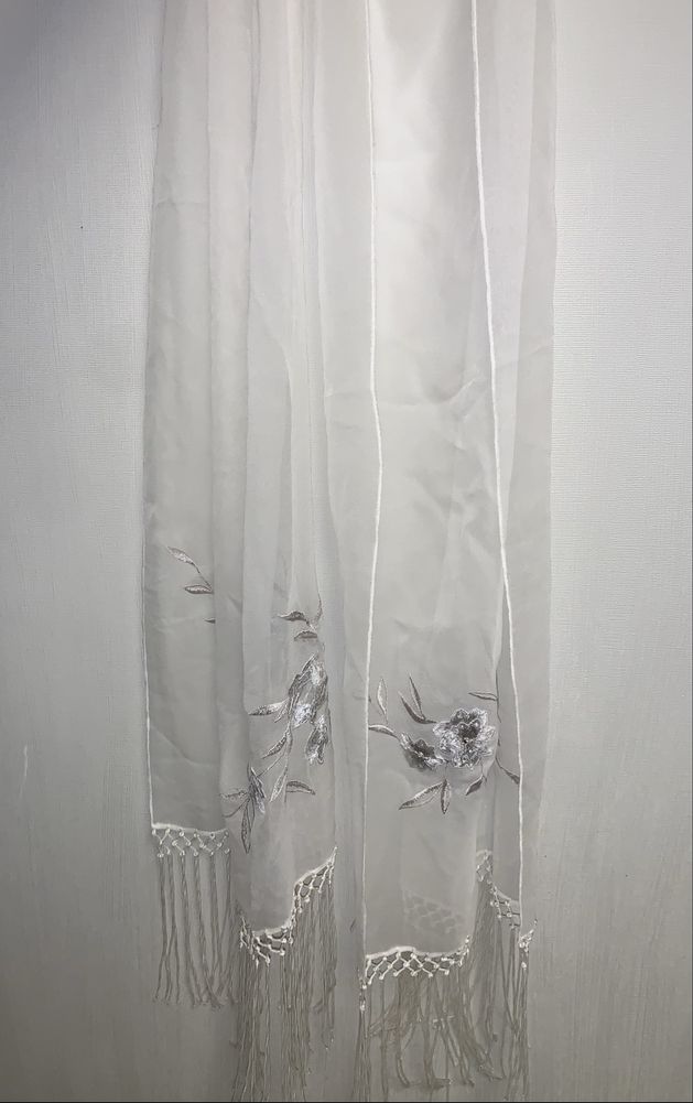 Шовковий шарф шовк з вишивкою 100 % шовк silk В ідеальному стані