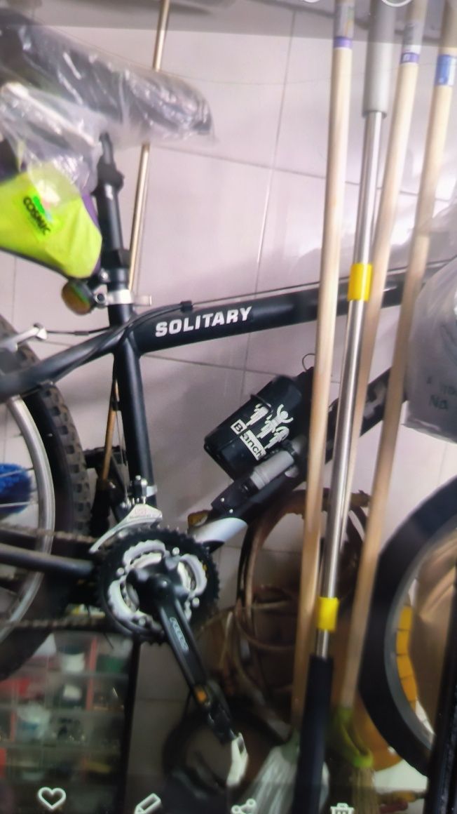 Bicicleta Asher Solitary, pedaleira Shimano