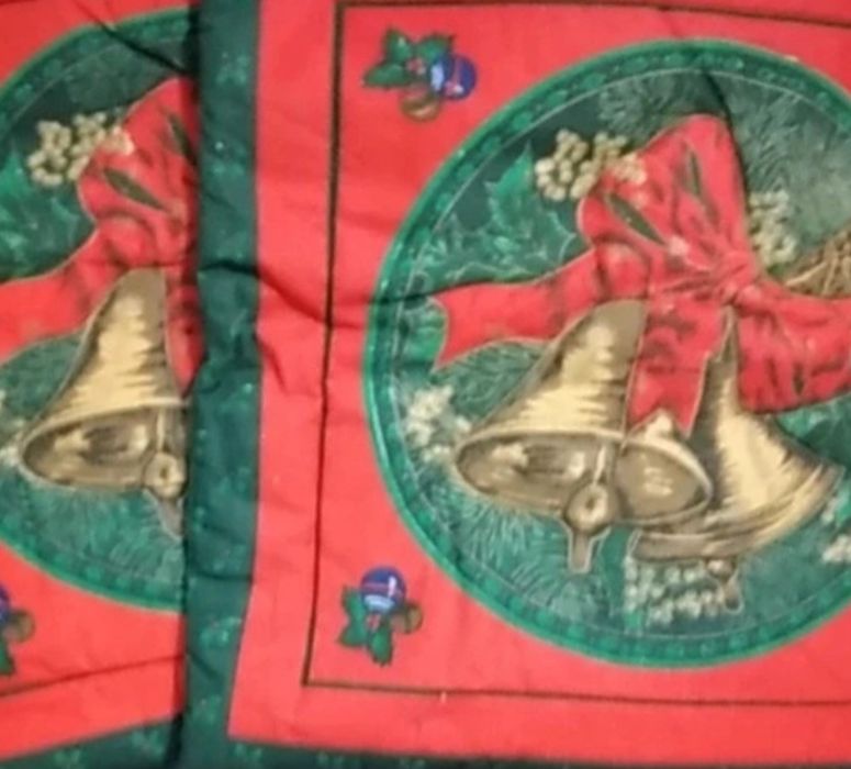 Duas almofadas decorativas natalícias