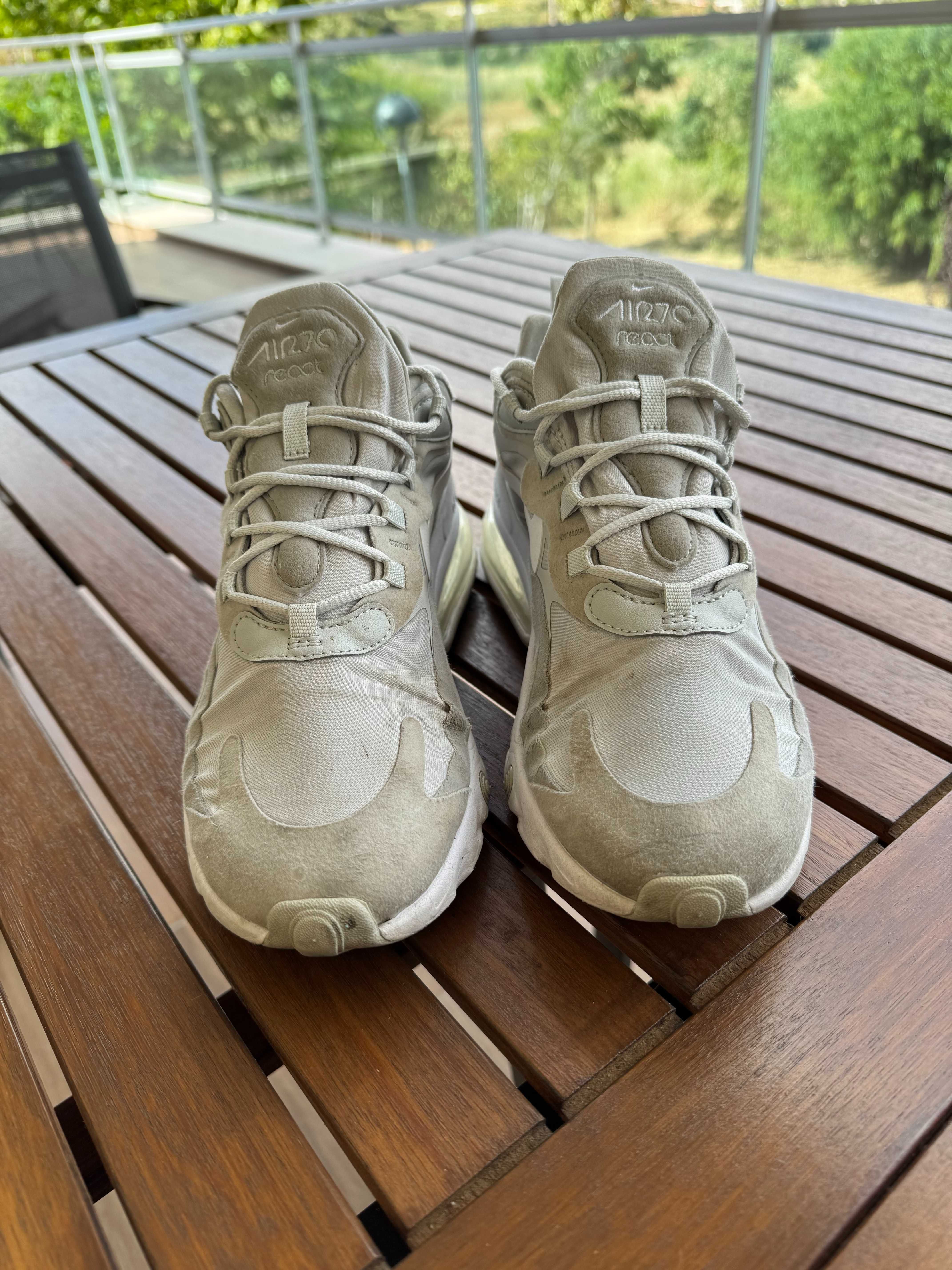 Nike AirMax React 70 Cinzentos