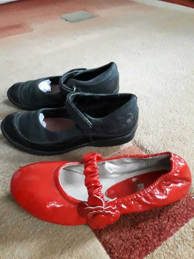 Туфли красные, черные для девочки clarks