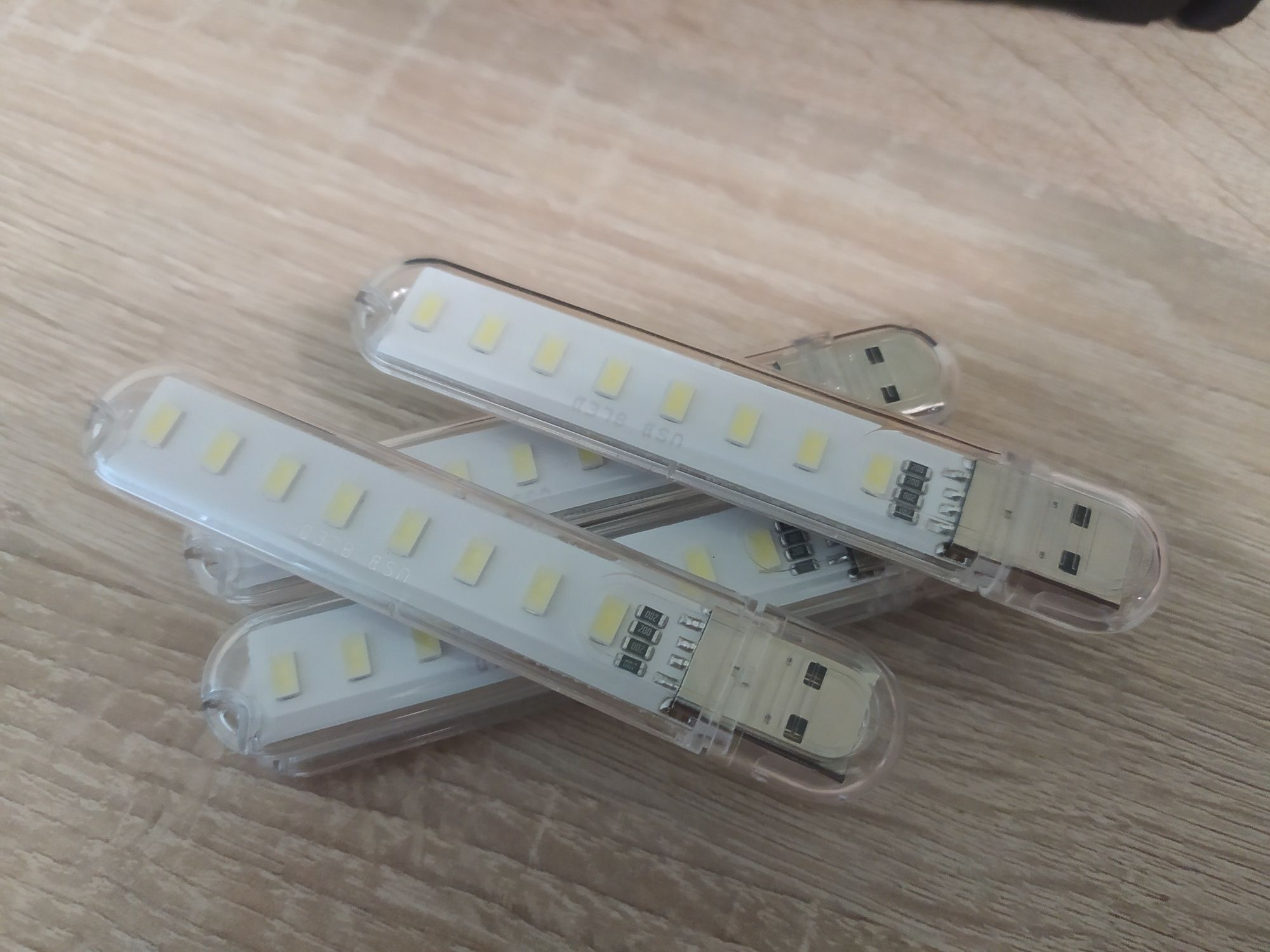 Led лампа працює від USB