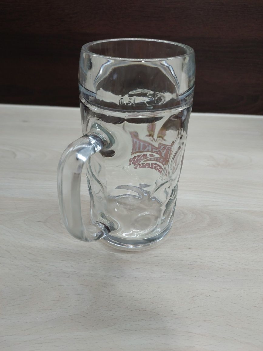 Kufel z logo, szklanka