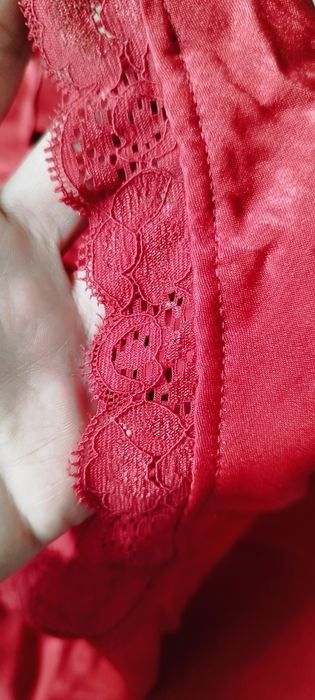 Sexy czerwona satynowa koronkowa nowa piżama M