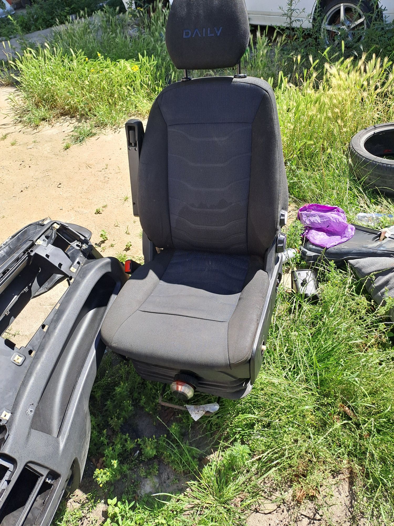 Iveco 14->  Fotel Pneumatyczny Bujany  Kierowcy Lewy Części Wawa