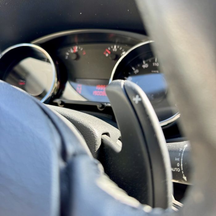 Peugeot 3008 1.6 HDi Caixa Auto DESDE 129€