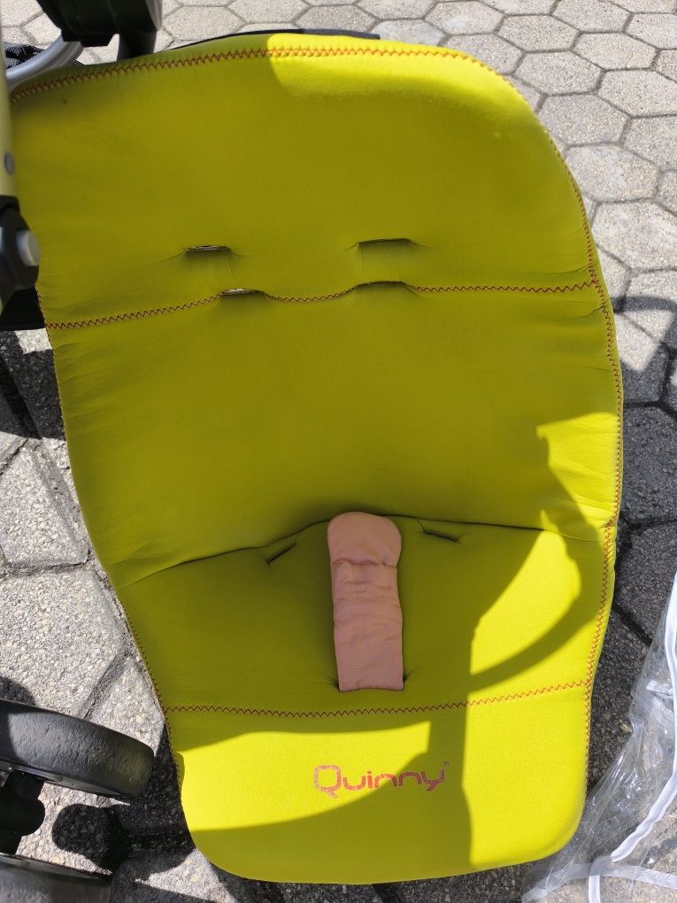 Carrinho de bebê + ovo Quinny