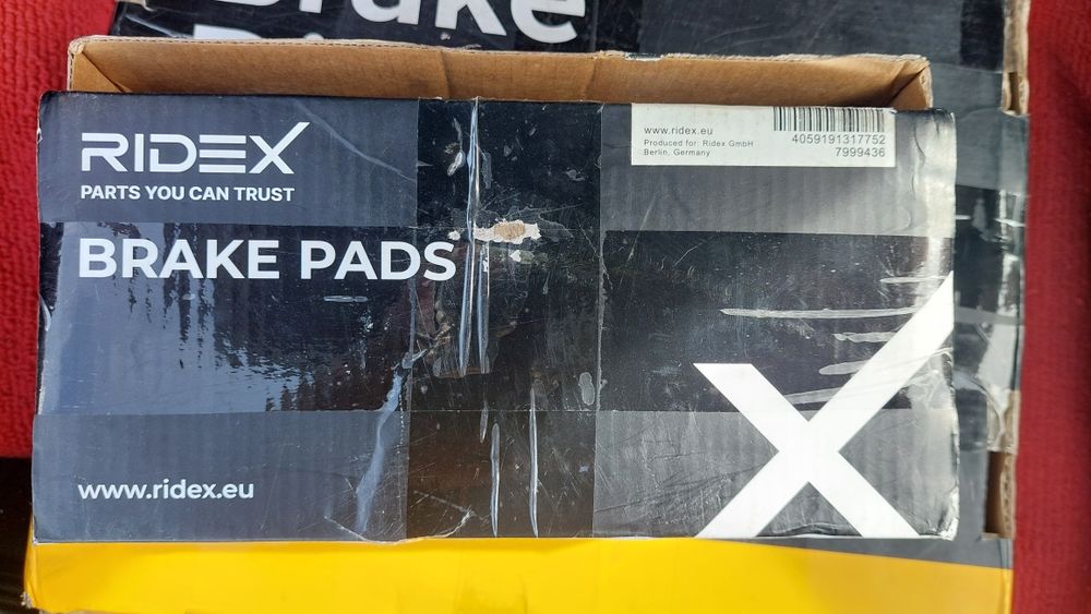 Discos de travões e pastilhas de travões ridex.