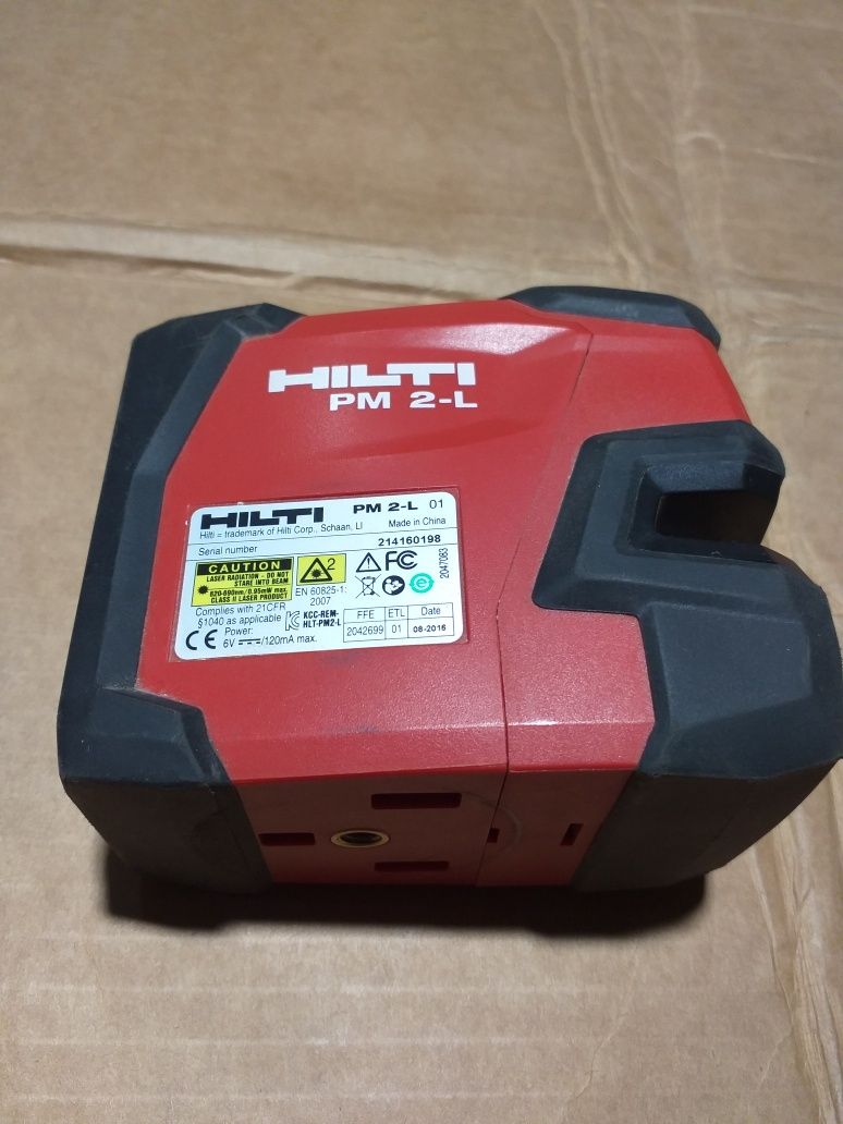 Лазерний уровень Hilti  PM 2 L  в гарному стані .