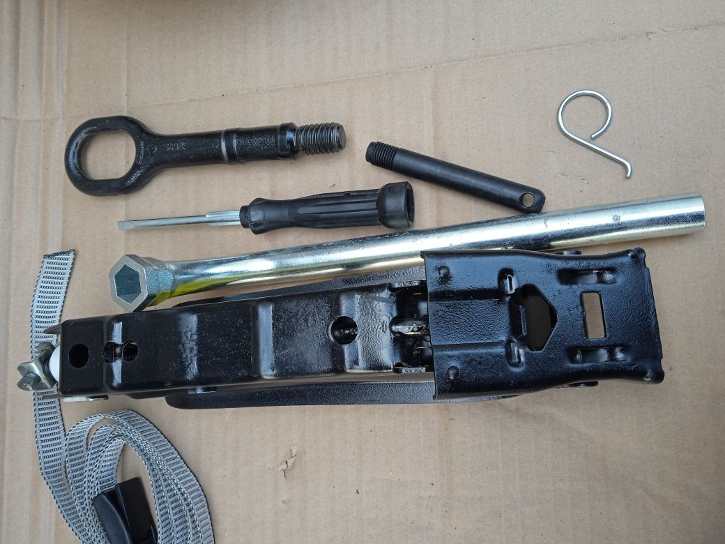 VW Seat Skoda Audi Wkład Koła Dojazdowego R16 Lewarek Klucz Ucho