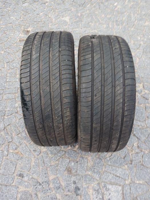Vendo pneus semi-novos 235/40/19 Michelin