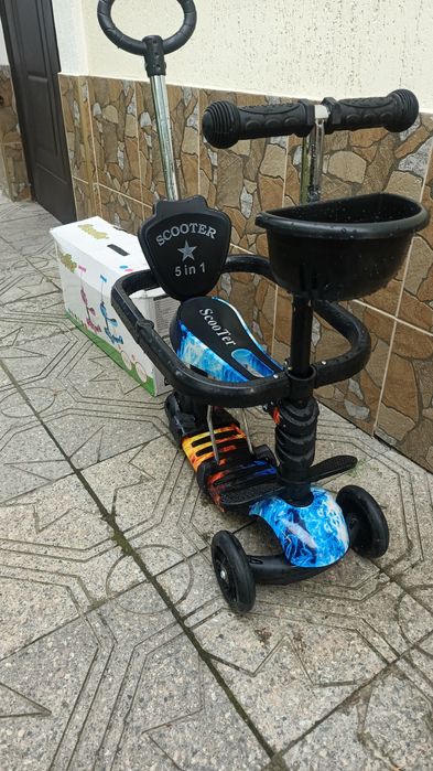 Дитячий самокат з сидінням