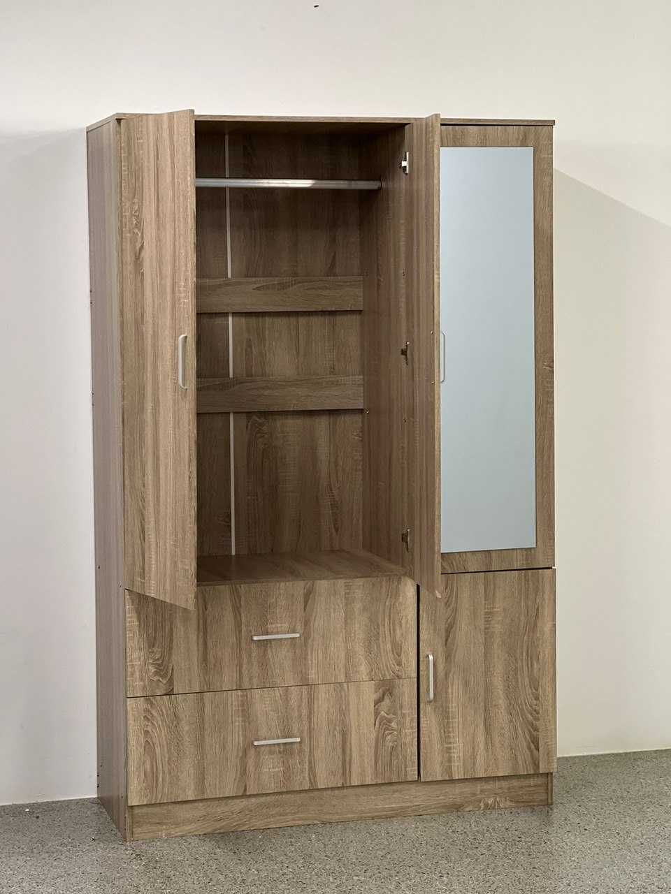 Roupeiro de três portas - OFERTA
