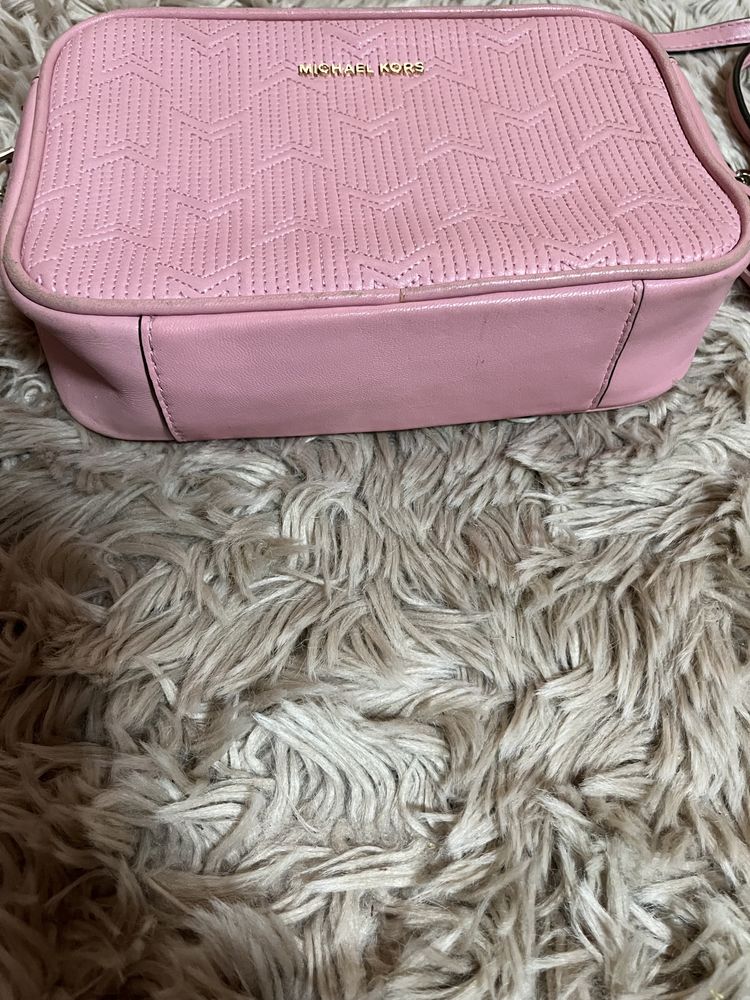 Michael Kors jest set corssbody listonoszka torebka z brelokiem różowa