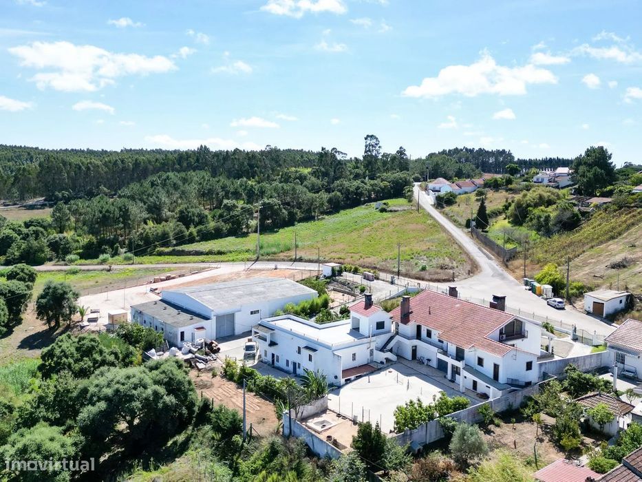 Propriedade Com Habitação E Armazém A 40 Minutos De Lisboa