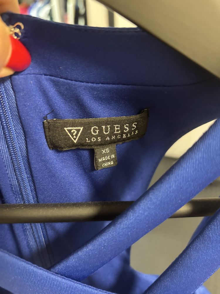 Sukienka Guess kobalt XS