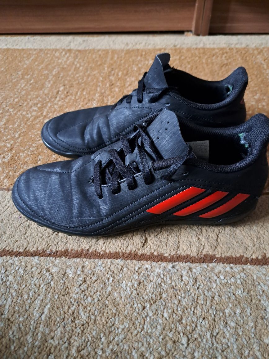 Korki Adidas chłopięce