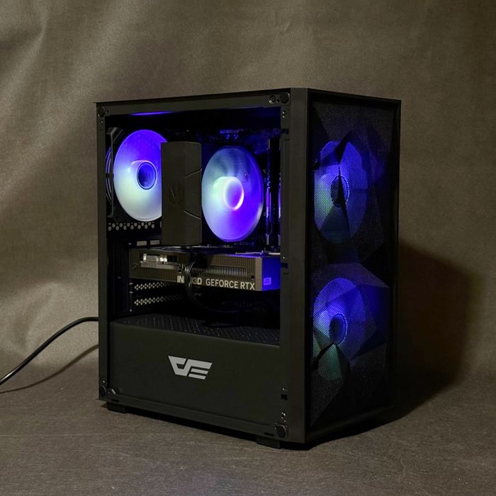 Komputer gamingowy i7-6700 / RTX 5060 / 32 GB RAM / 1 TB SSD / 700 W