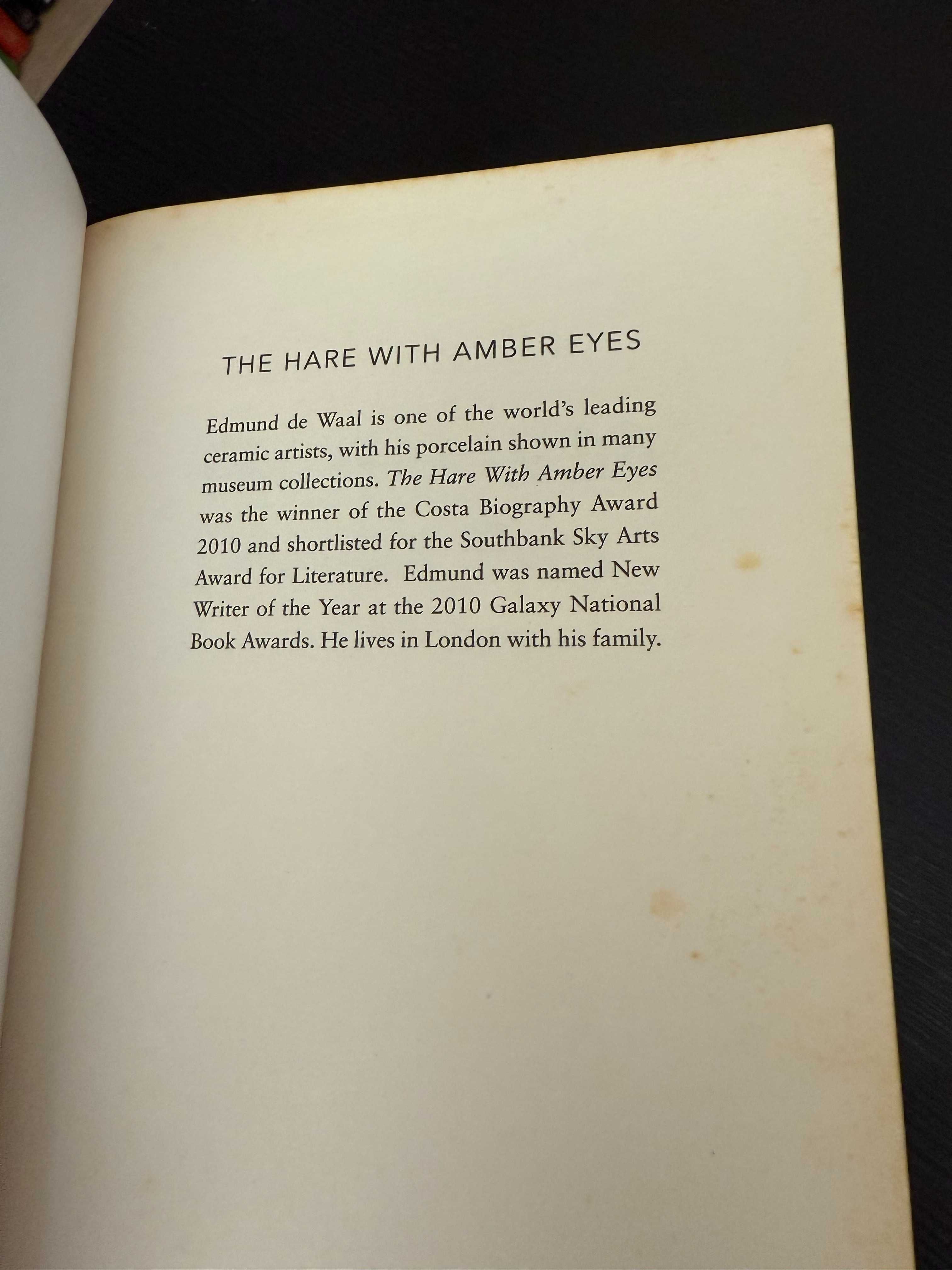 Edmund de Waal – The Hare with Amber Eyes: A Hidden Inheritance