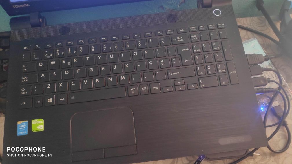 Toshiba Satéllite ecrã com mancha portátil como novo