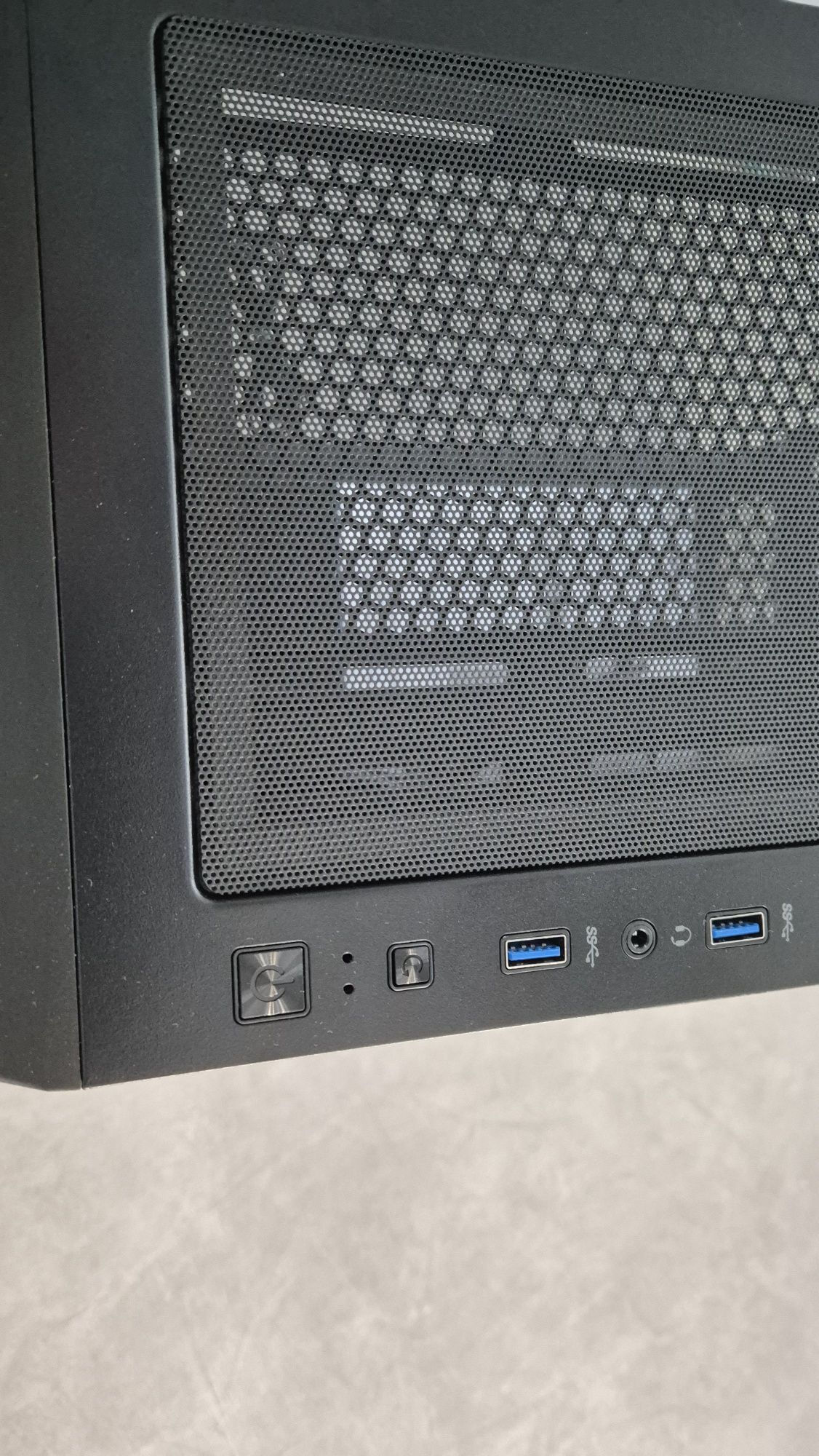 Obudowa Gigabyte microATX/Mini-ITX GB-C102G NOWA