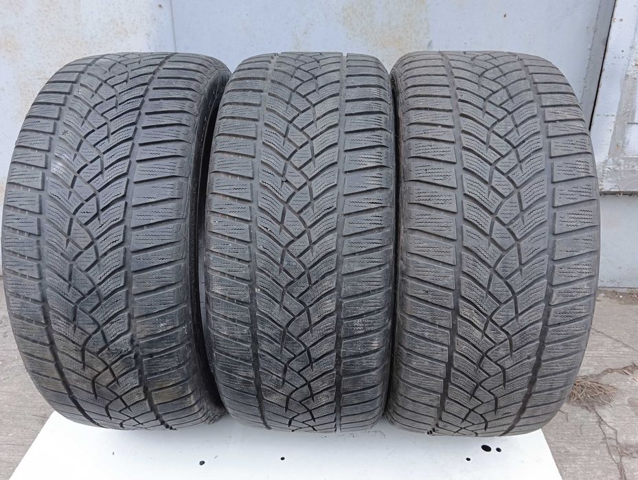 Шины зимние Goodyear 225/40R18 92V. 3 шт.