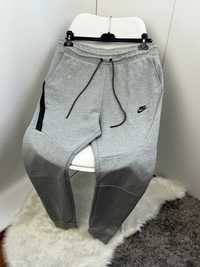 Чоловічі спортивні штани Nike Tech Fleece Розмір L.
