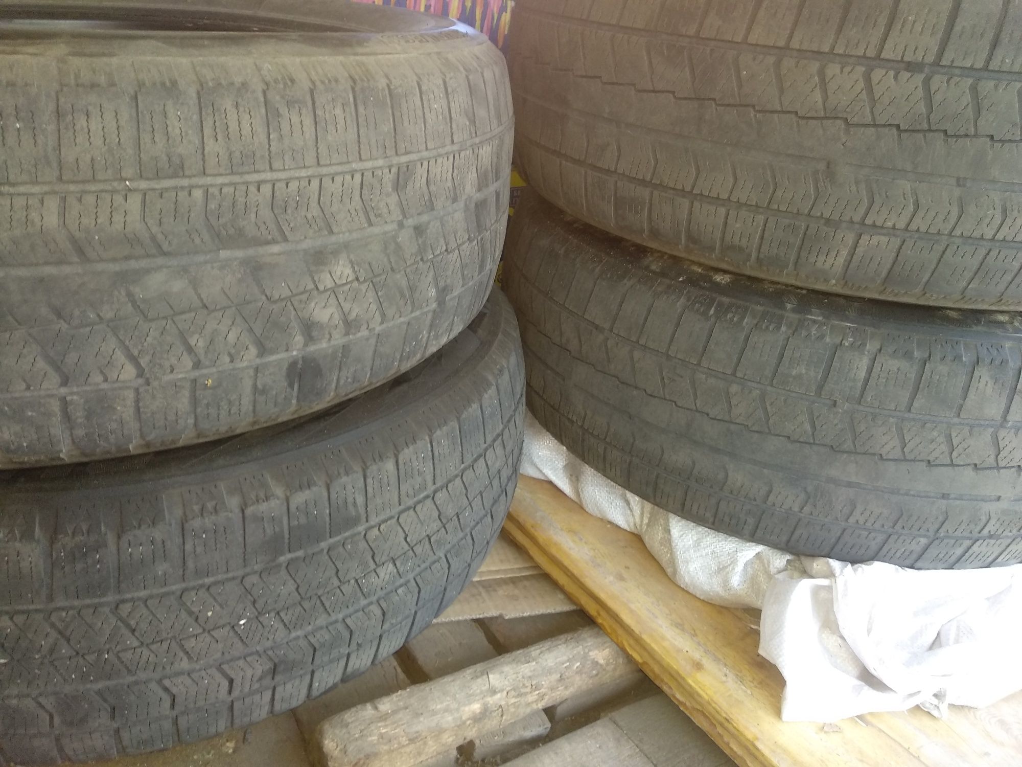 Шины резина Bridgestone 215/60/17