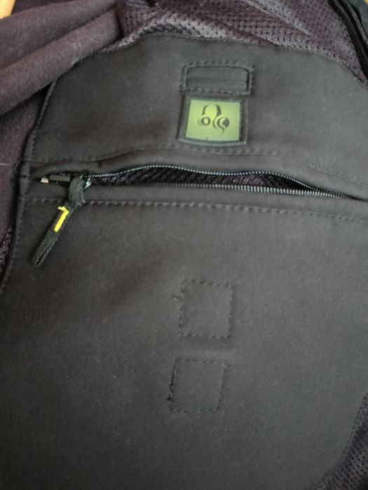 Bardzo ładna firmowa kurtka.