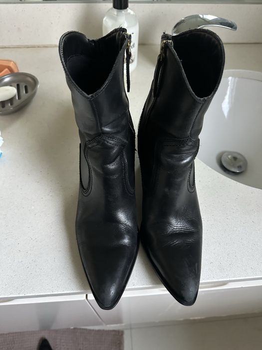 Botas em pele, pretas