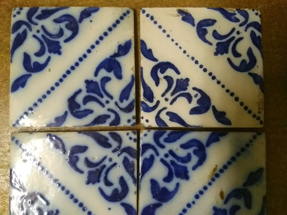 Painel de aprox. 60 Azulejos fabricados à mão antigos Século XIX