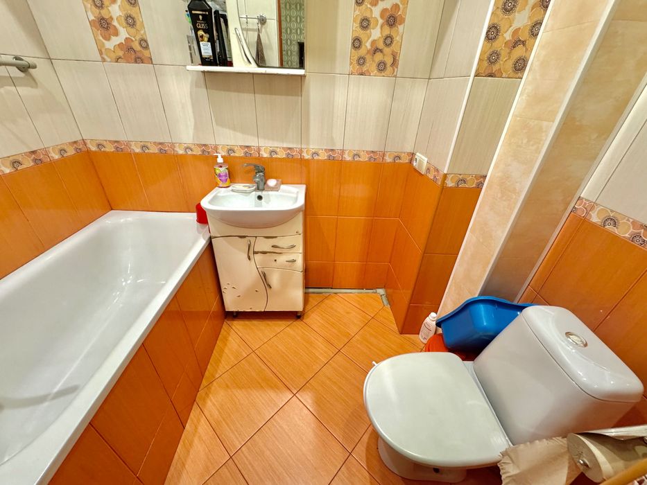 D1L Продам квартиру 73 м2, вул. Дмитрівська, 15.