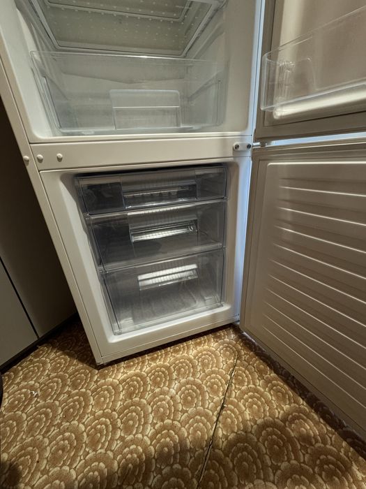 Холодильник в ідеальному стані