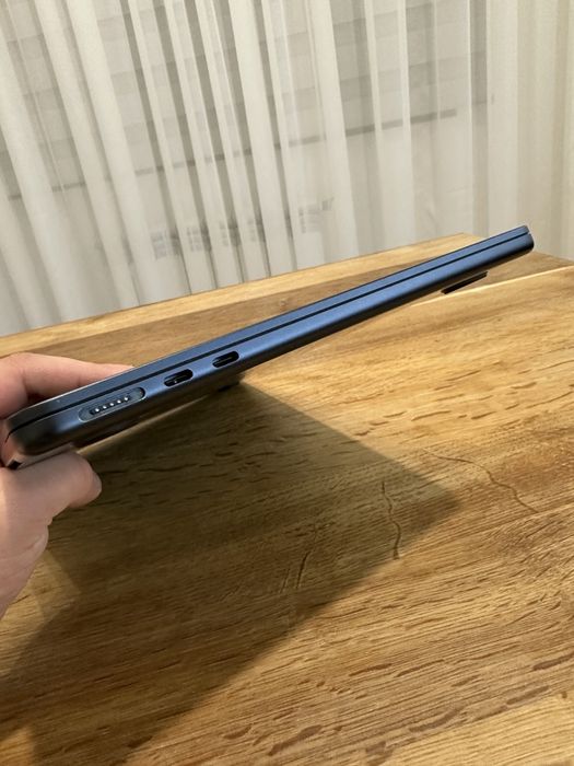 Macbook air 13 M2 2022 8/256 , ідеал , як новий