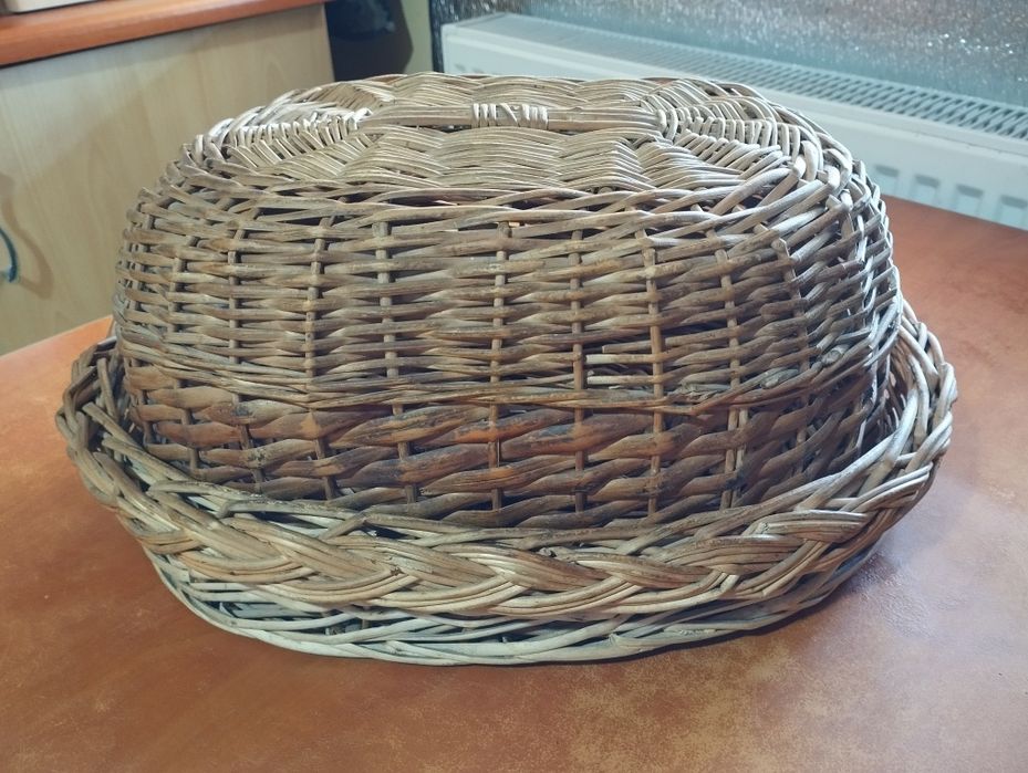 Хлібниця плетенна