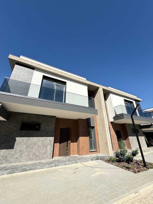 Продаж елітного котедж у Конопниці в КМ Stone Village