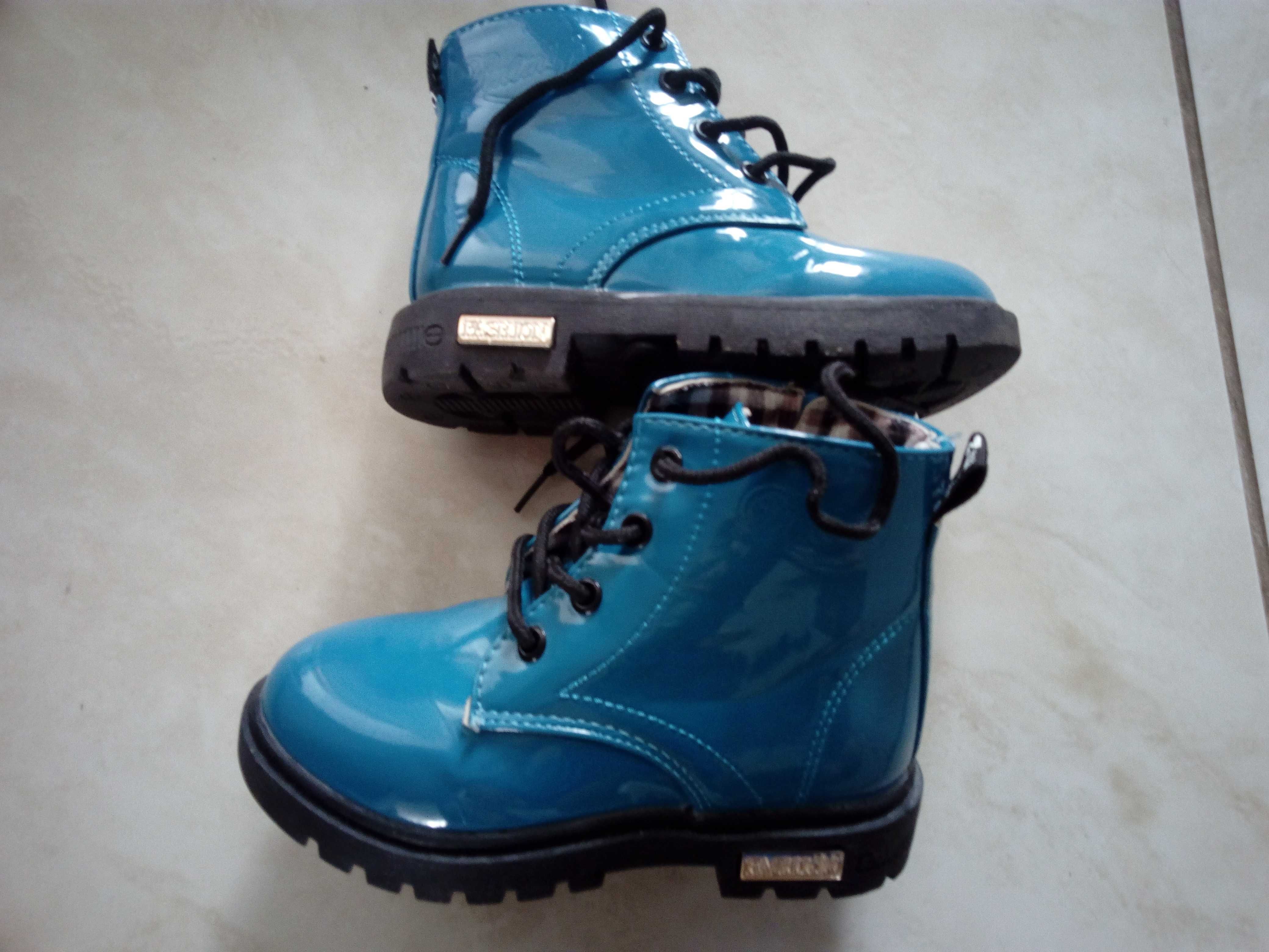 Nowe lekkie,fajne buty chłopięce typu"martensy"Roz. 29, wkł 17,5 cm,