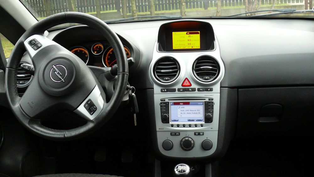 Opel Corsa  LIFT 2013r. 1,4 benzyna sprowadzony po  opłatach