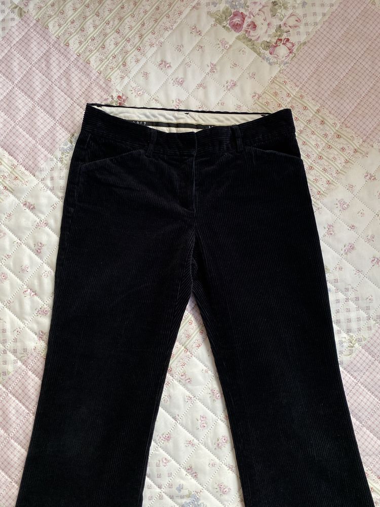 Czarne spodnie sztruksowe sztruksy dzwony XS 34 theory vintage 00s