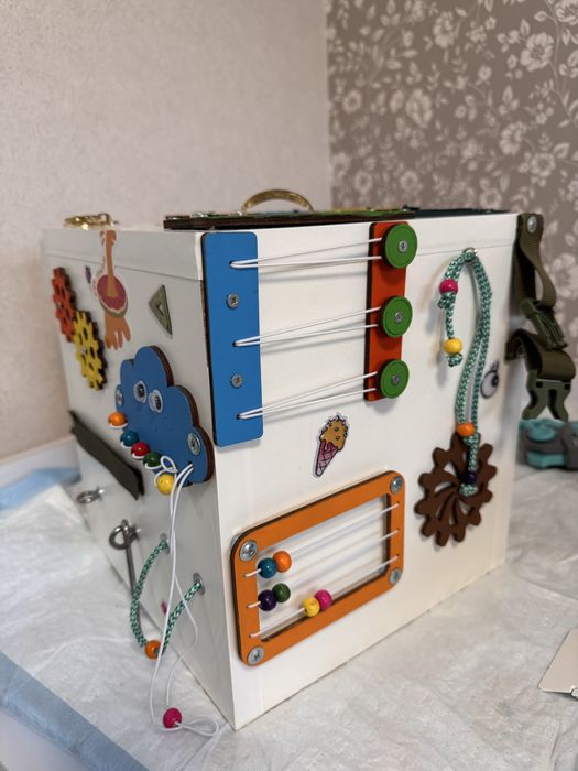 Бізікуб дитячий