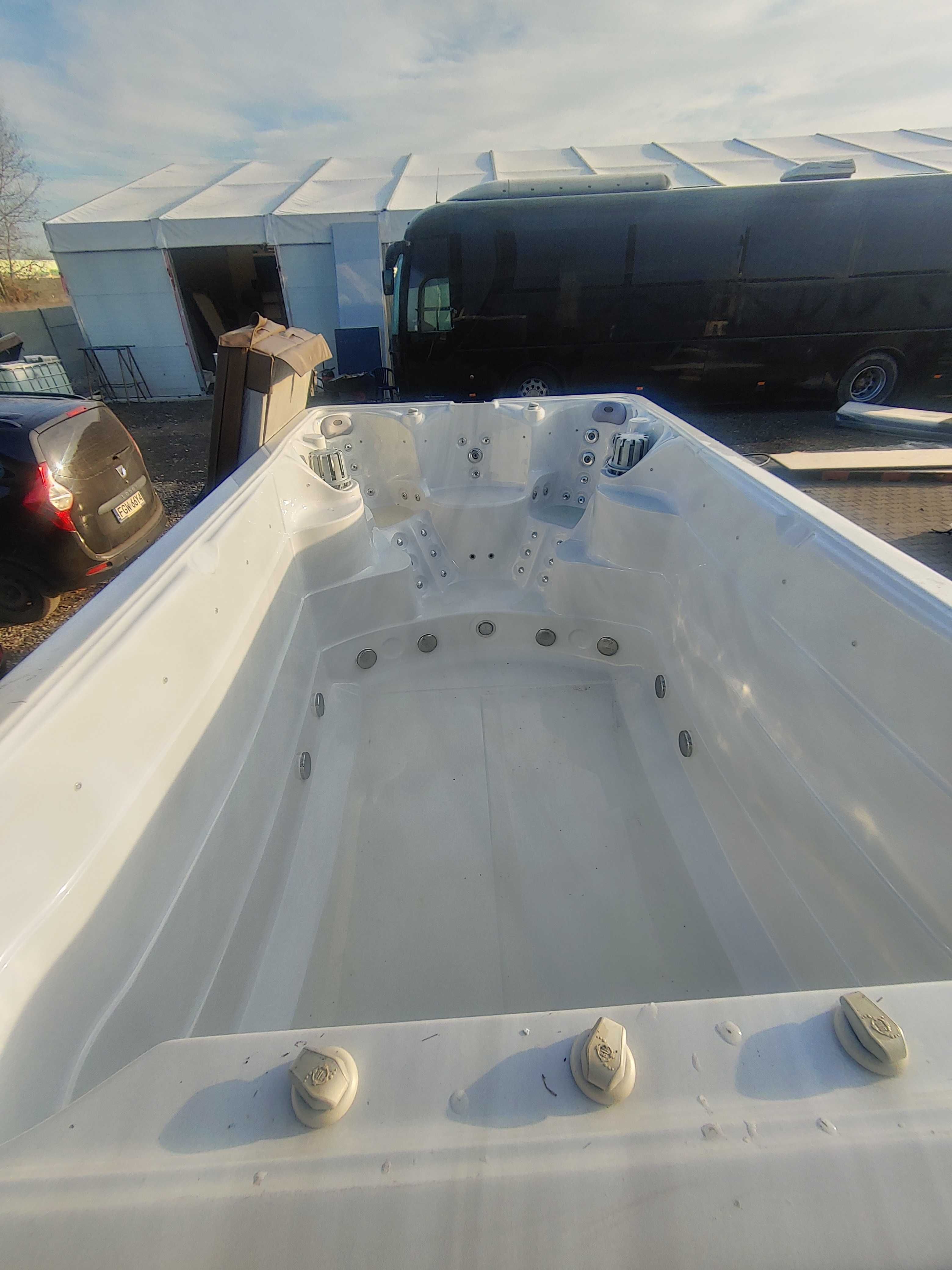 swim spa basen z przecipradem jacuzzi 400x230 ogrod swimspa