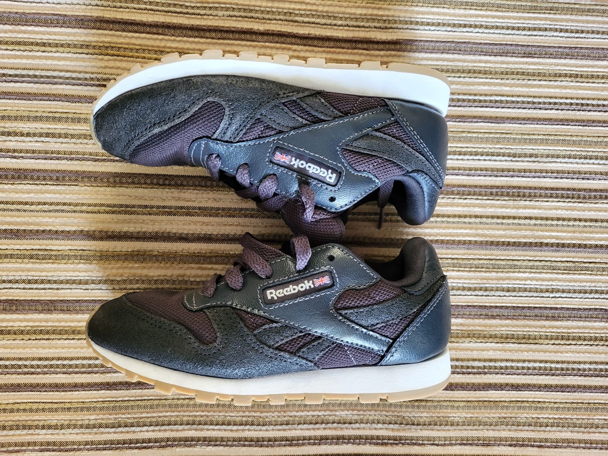 Кроссовки кожа Reebok original EUR 28, по стельке 17,5 см